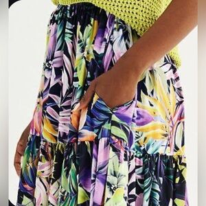 Kobi Halperin Tropical Floral Tiered Skirt. Women’s Size Large. NWT.